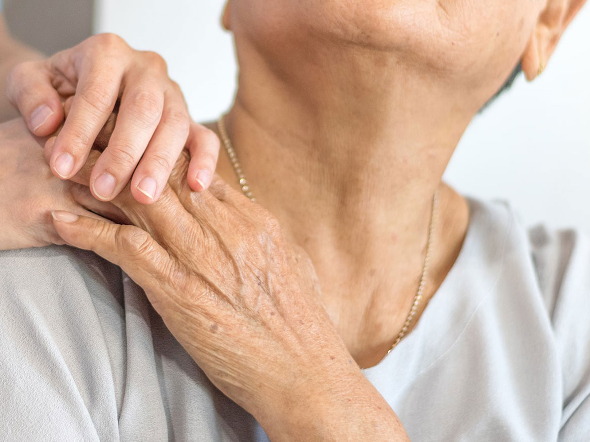Anziani con Alzheimer e non autosufficienti: che tipo di assistenza ricevono in Rsa? Quanto costa? Lo studio